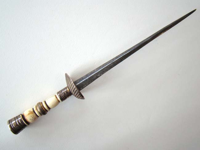 An unusual and rare Naval Dirk with 8" blade having a 'seashell' guard, British or American, ca. 1800-1820.